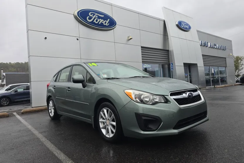 2014 Subaru Impreza 2.0i Premium photo 1