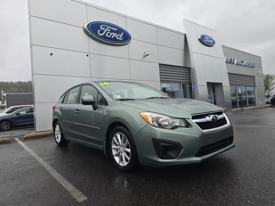 2014 Subaru Impreza 2.0i Premium photo 1