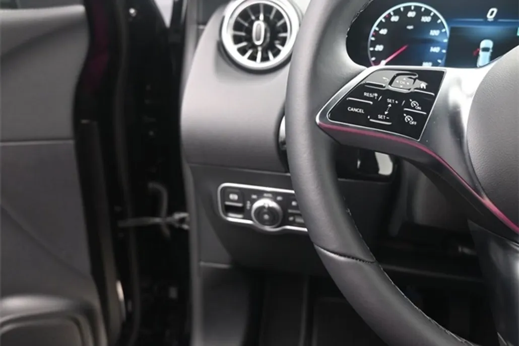2025 Mercedes Benz GLA 250 photo 1