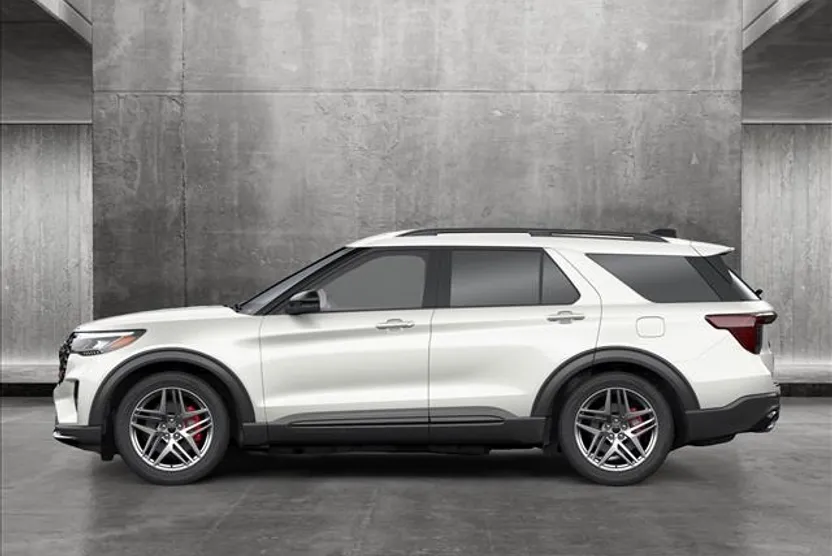 2025 Ford Explorer ST photo 1