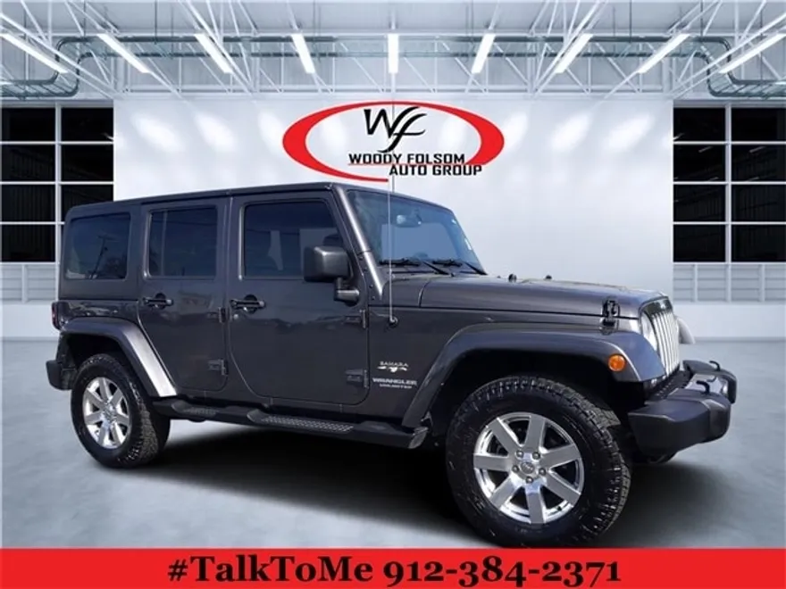 2016 Jeep Wrangler Unlimited Sahara photo 1