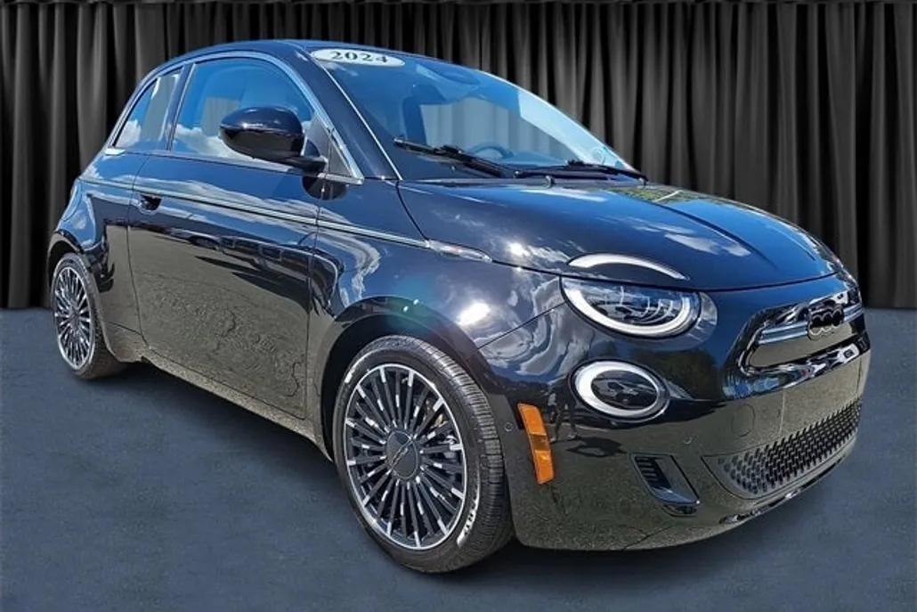 2024 Fiat 500e La Prima photo 1