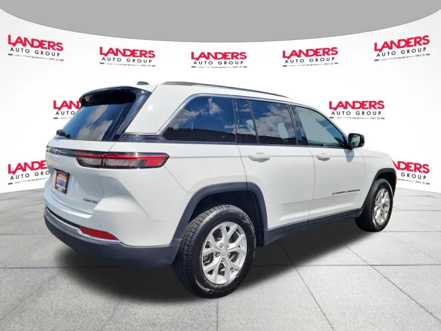 2024 Jeep Grand Cherokee Limited photo 2