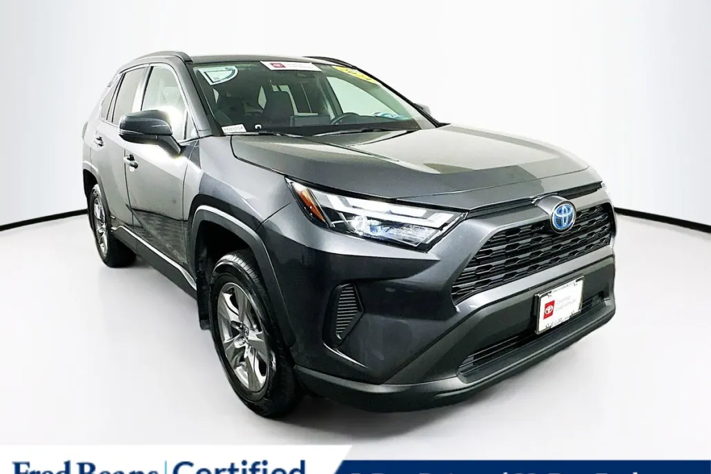 2024 Toyota RAV4 Hybrid XLE photo 1