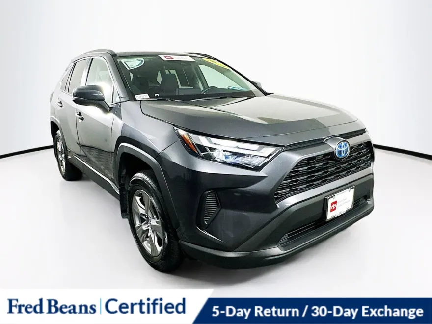 2024 Toyota RAV4 Hybrid XLE photo 1