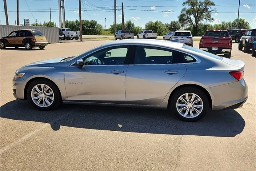 2023 Chevrolet Malibu 1LT photo 1