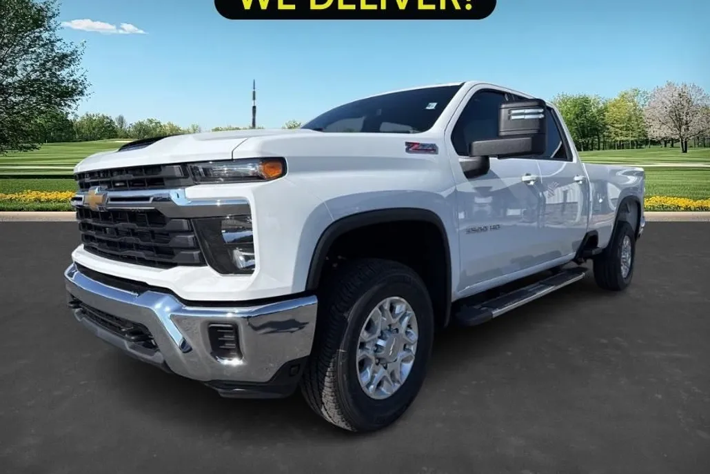 2026 Chevrolet Silverado 3500HD LT photo 1