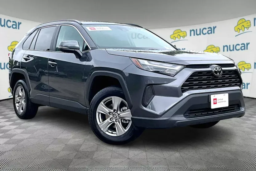 2025 Toyota RAV4 XLE photo 1