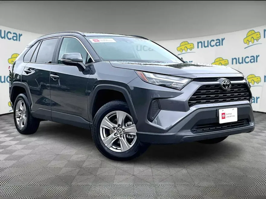 2025 Toyota RAV4 XLE photo 1