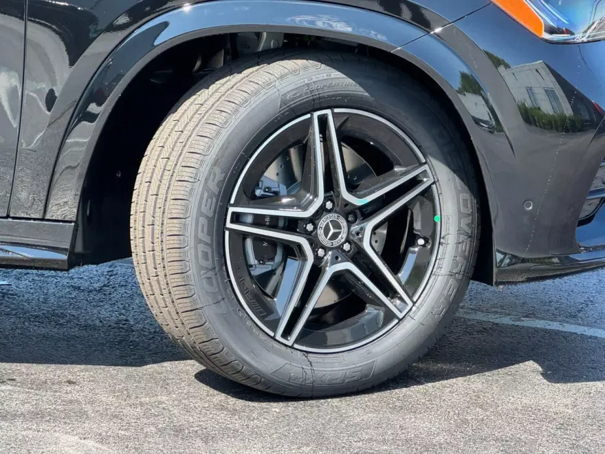 2026 Mercedes Benz GLE 450 4MATIC photo 1