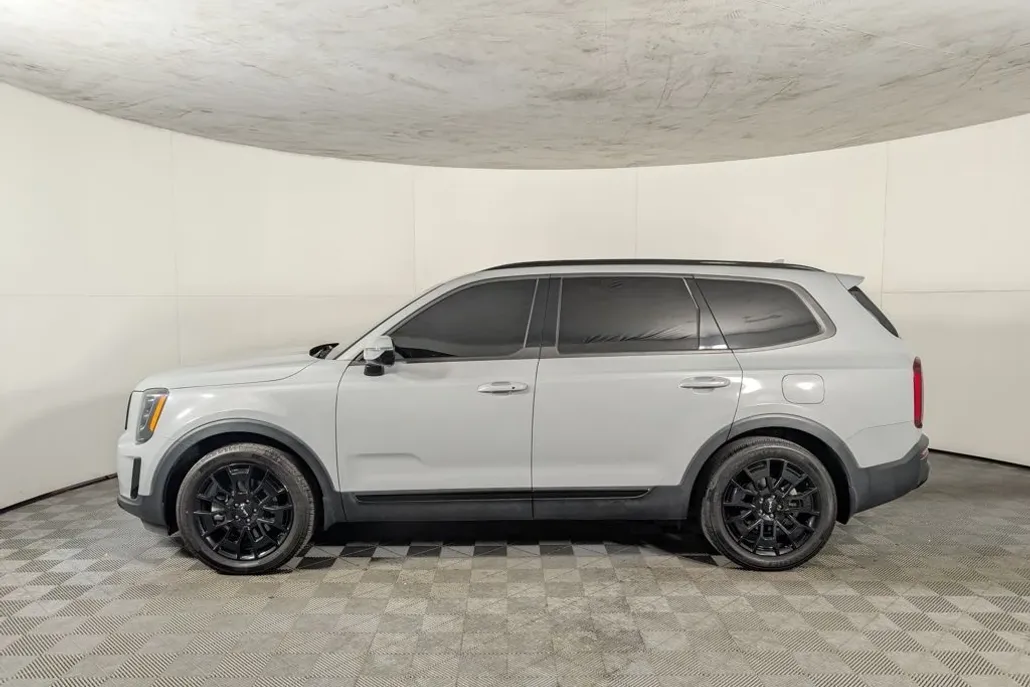 2022 Kia Telluride SX photo 1