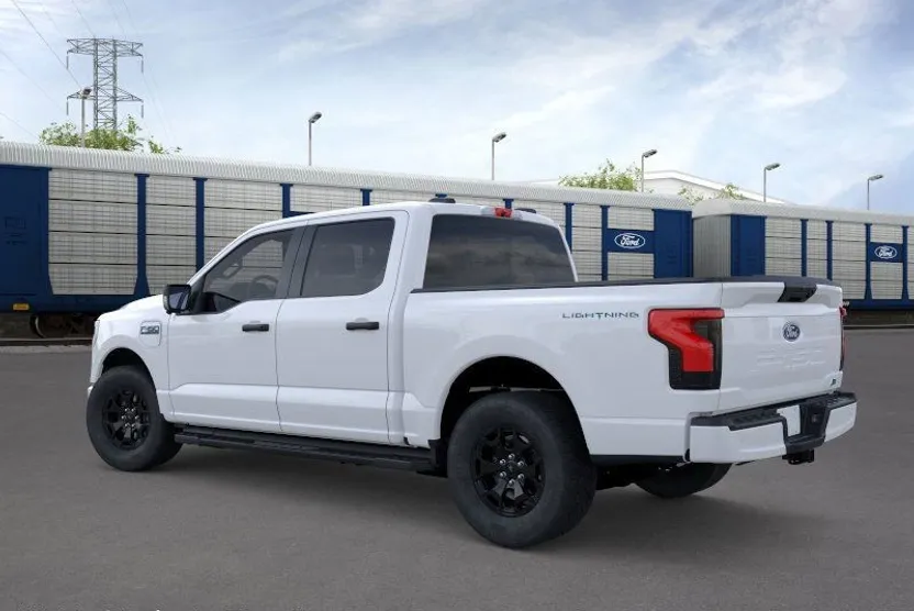 2025 Ford F-150 Lightning XLT photo 1