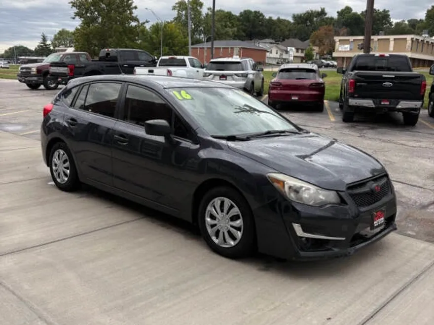 2016 Subaru Impreza 2.0i photo 1