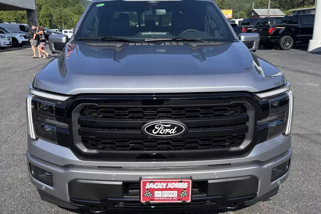 2025 Ford F-150 Lariat photo 1