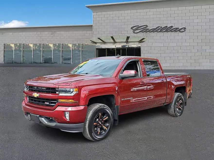2017 Chevrolet Silverado 1500 LT photo 1