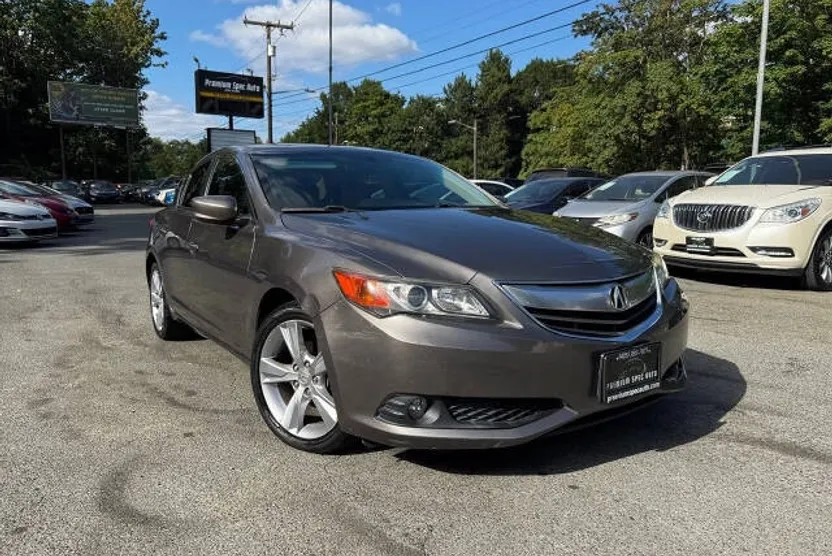2013 Acura ILX 2.0L Technology photo 1