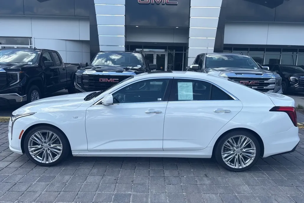 2023 Cadillac CT4 Premium Luxury photo 1