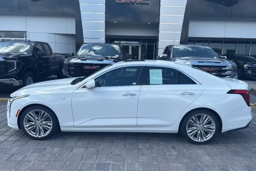 2023 Cadillac CT4 Premium Luxury photo 1