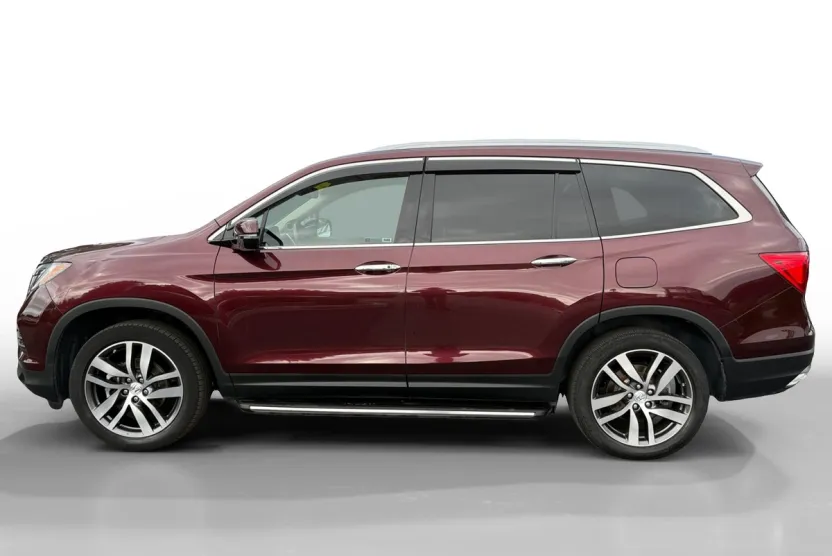 2017 Honda Pilot Touring photo 1