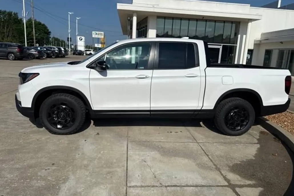 2025 Honda Ridgeline TrailSport photo 1
