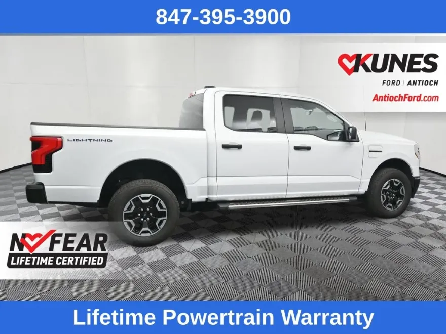 2023 Ford F-150 Lightning photo 1
