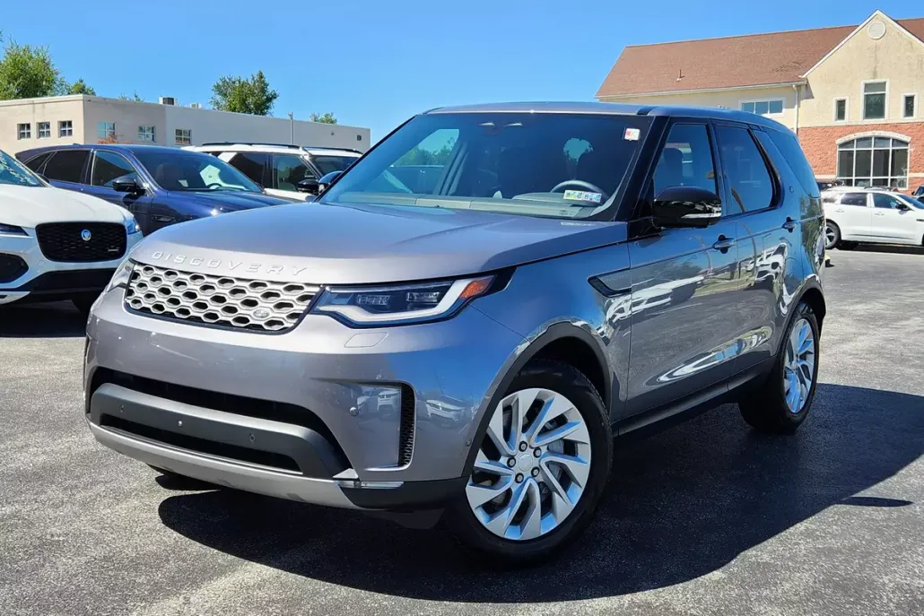2025 Land Rover Discovery S photo 1