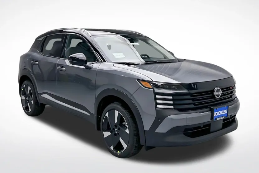 2025 Nissan Kicks SR photo 1