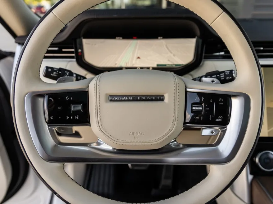 2023 Land Rover Range Rover SE photo 23