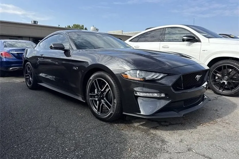 2022 Ford Mustang GT photo 1