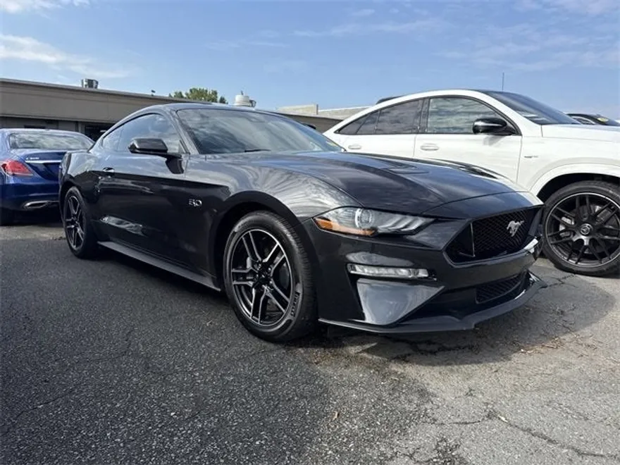 2022 Ford Mustang GT photo 1