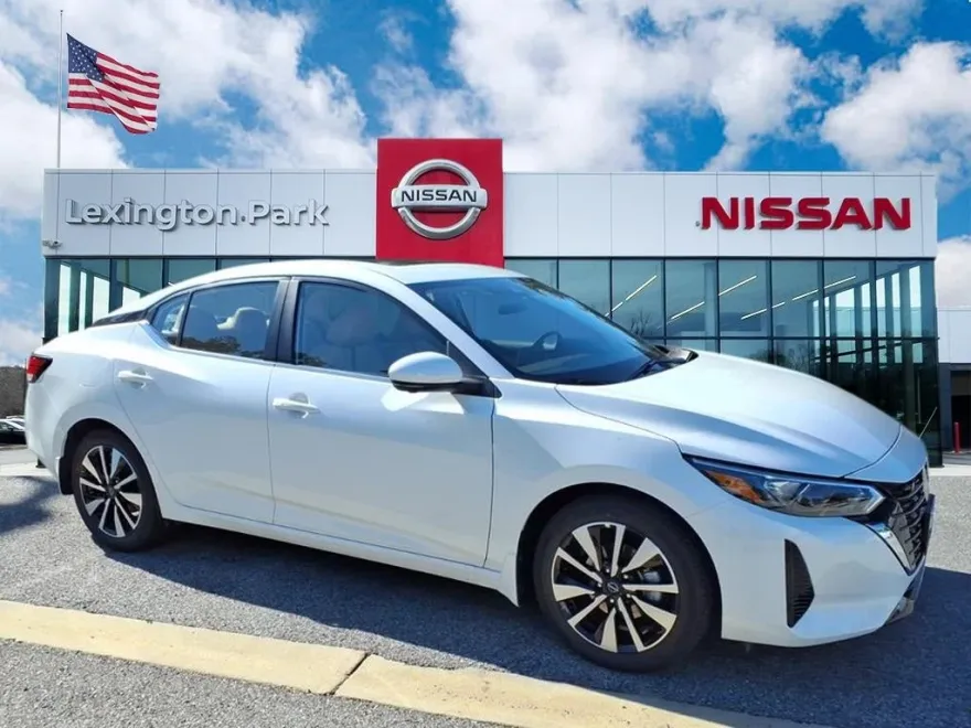 2025 Nissan Sentra SV photo 1