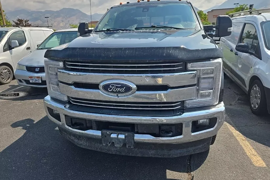 2018 Ford F-350 Lariat photo 1