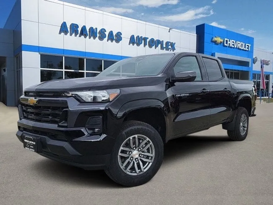 2024 Chevrolet Colorado LT photo 1