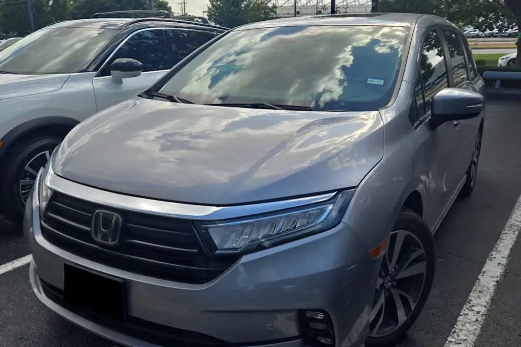 2022 Honda Odyssey Touring photo 1