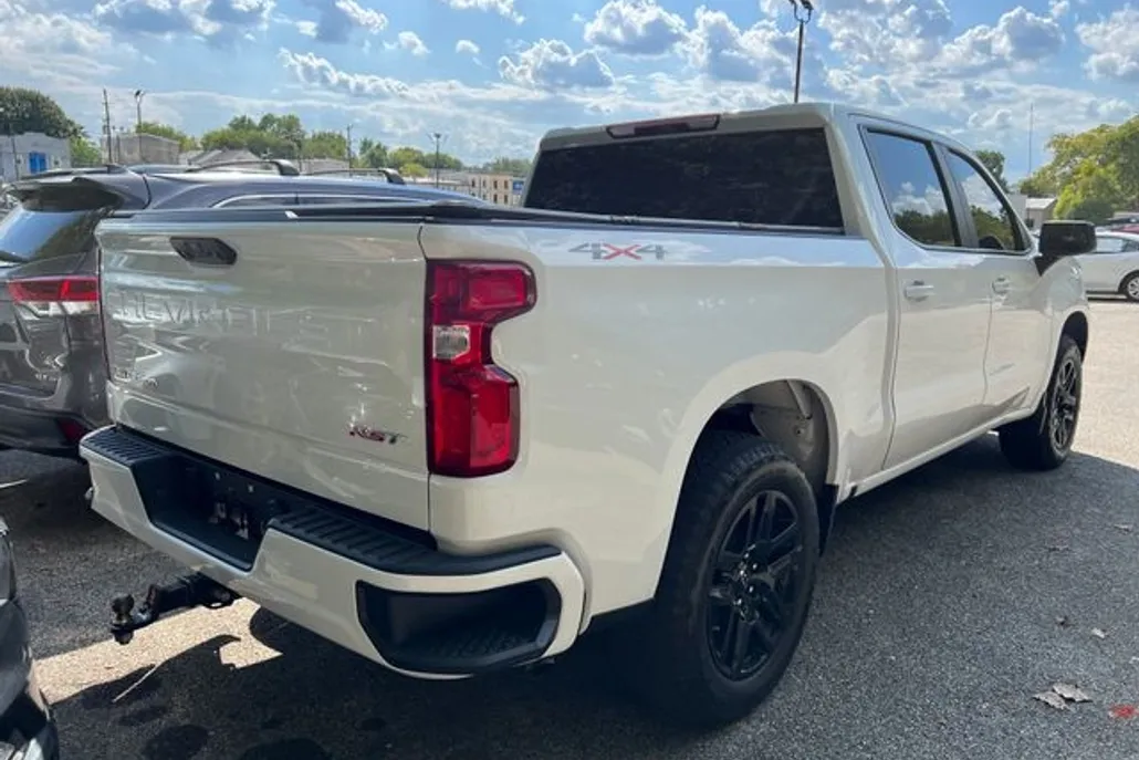 2023 Chevrolet Silverado 1500 RST photo 1
