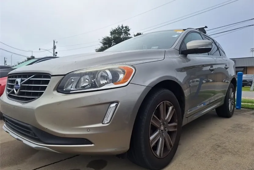 2016 Volvo XC60 T6 Drive-E photo 1