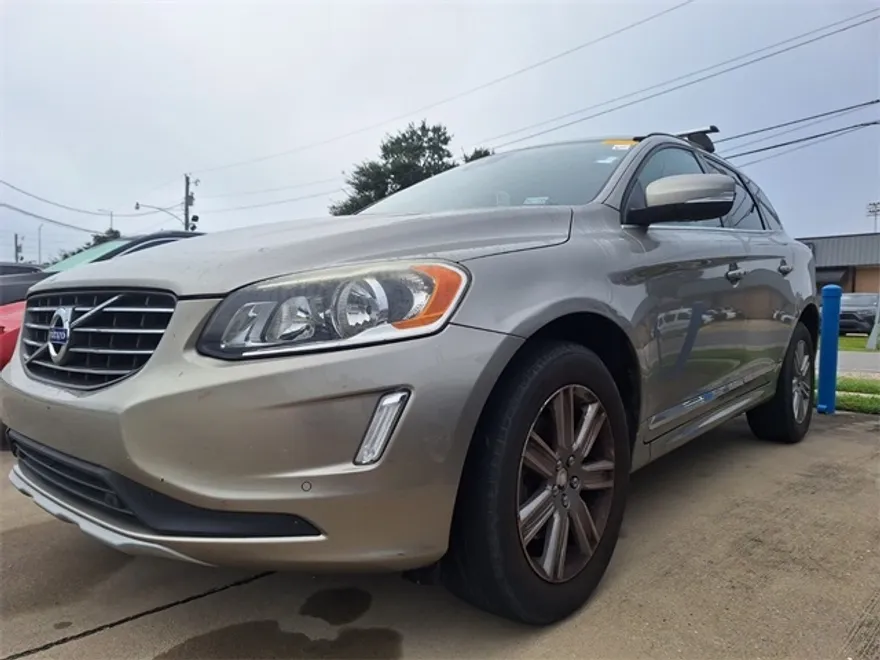 2016 Volvo XC60 T6 Drive-E photo 1