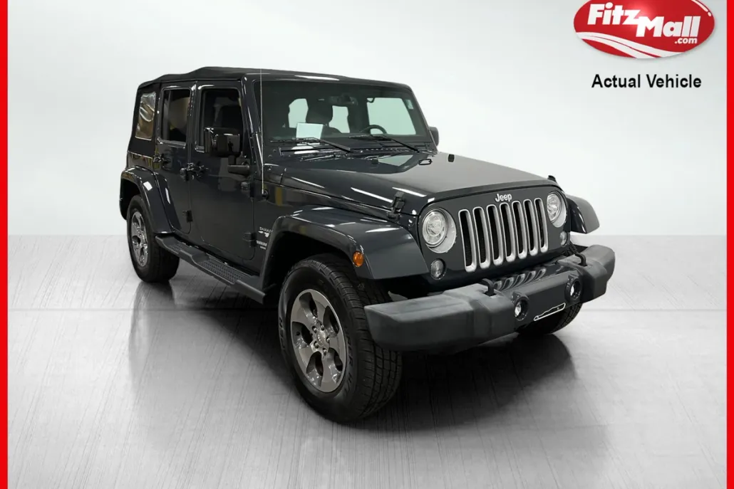 2017 Jeep Wrangler Unlimited Sahara photo 1