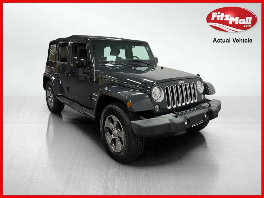 2017 Jeep Wrangler Unlimited Sahara photo 1