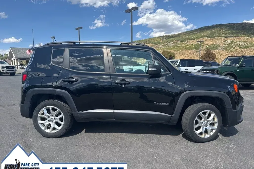 2016 Jeep Renegade Latitude photo 1