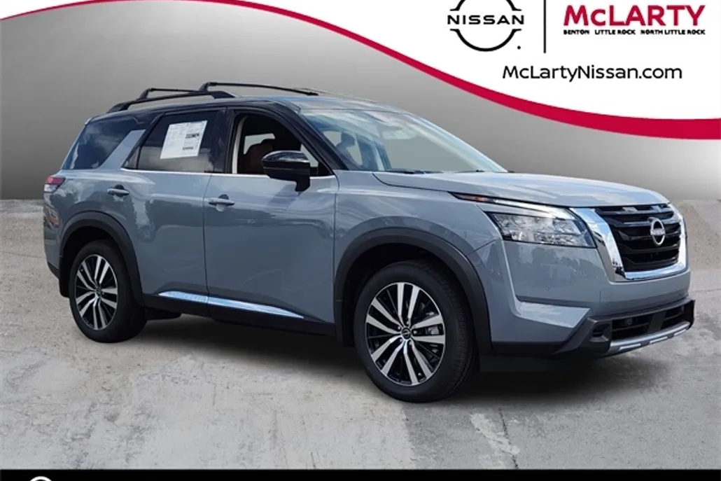 2025 Nissan Pathfinder Platinum photo 1