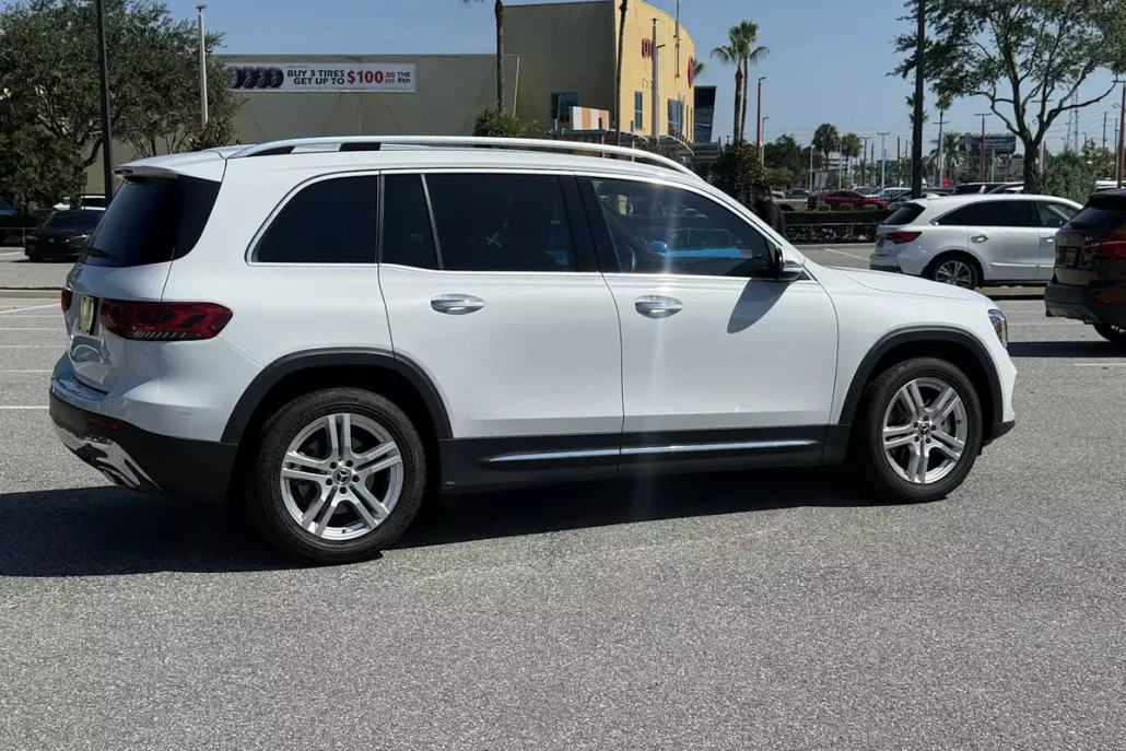 2020 Mercedes Benz GLB 250 photo 1