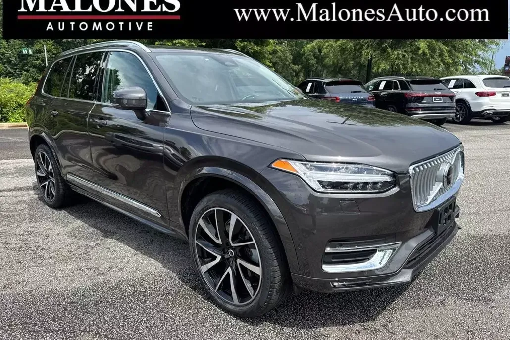 2023 Volvo XC90 AWD Plus photo 1