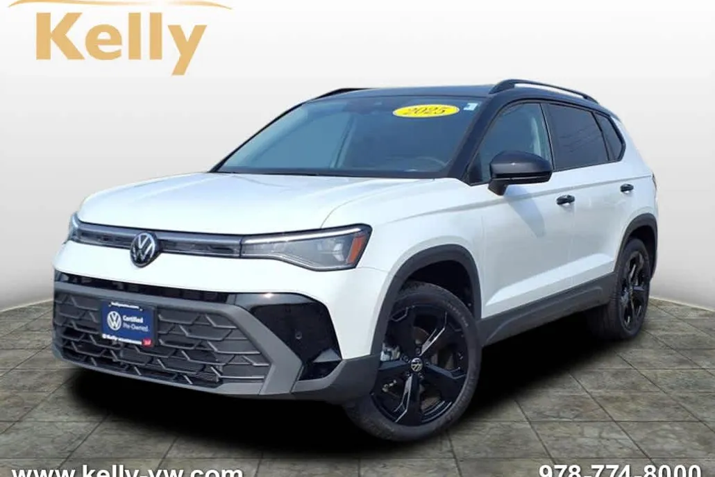 2025 Volkswagen Taos SE photo 1