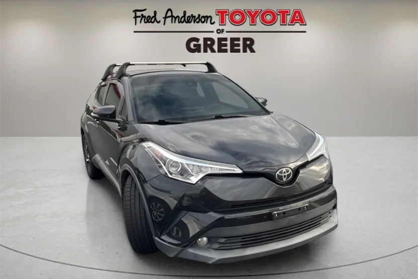 2018 Toyota C-HR XLE photo 1