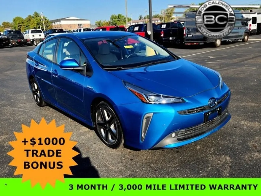 2022 Toyota Prius LE photo 1