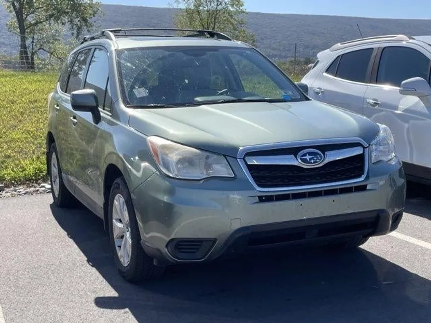 2015 Subaru Forester 2.5i Premium photo 1