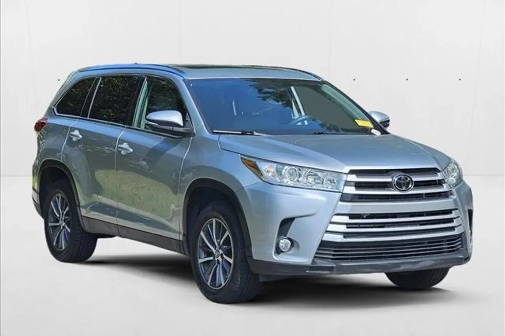 2019 Toyota Highlander XLE Sport photo 1