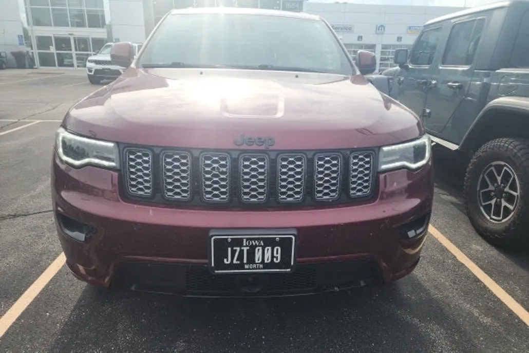 2021 Jeep Grand Cherokee Laredo X photo 1