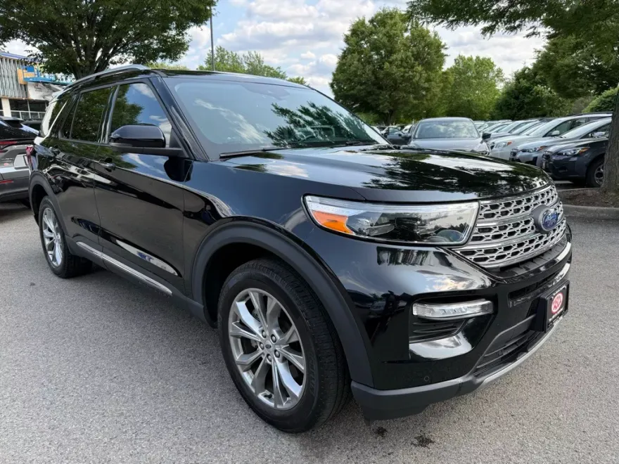 2022 Ford Explorer Limited photo 1